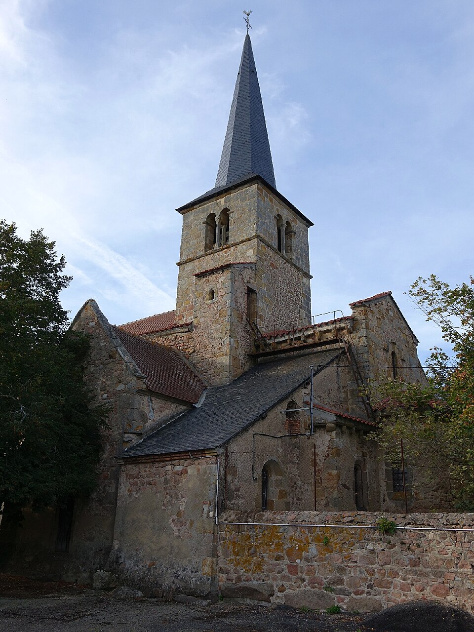 Eglise d'Hyds, clocher et chevet