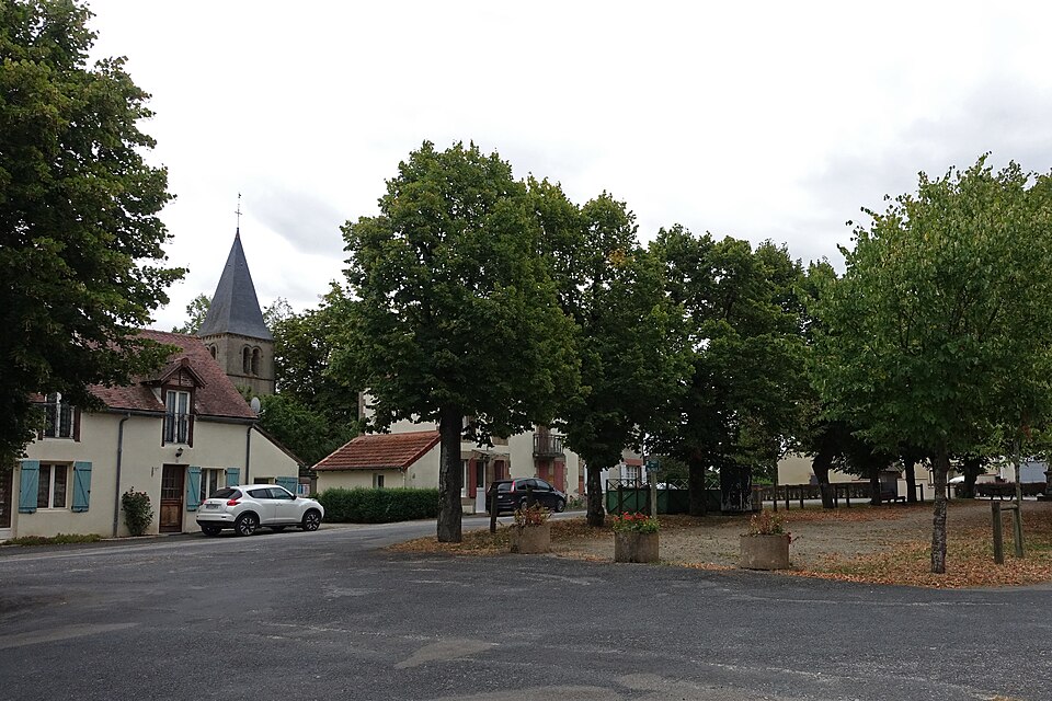 Montilly — Place des tilleuls