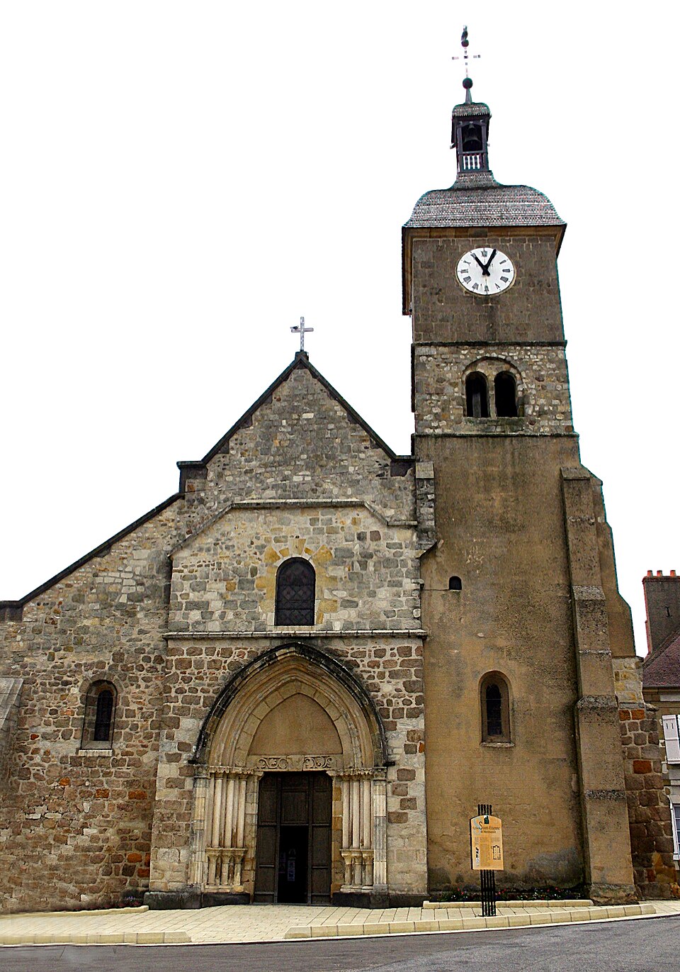 Montmarault — eglise 01