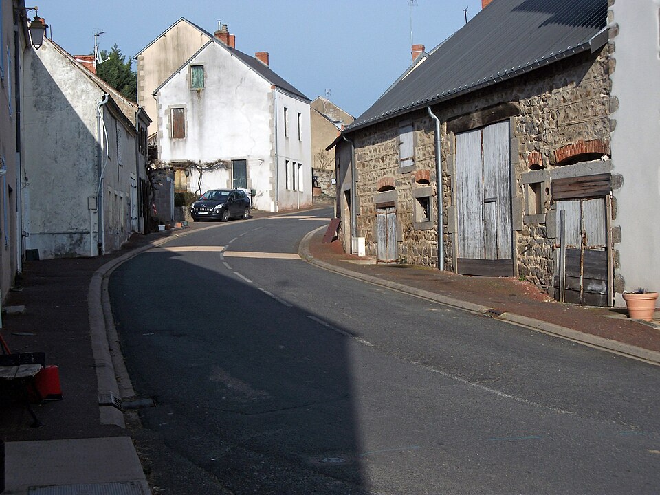 Rue principale de Nizerolles 2016 — 03 — 15