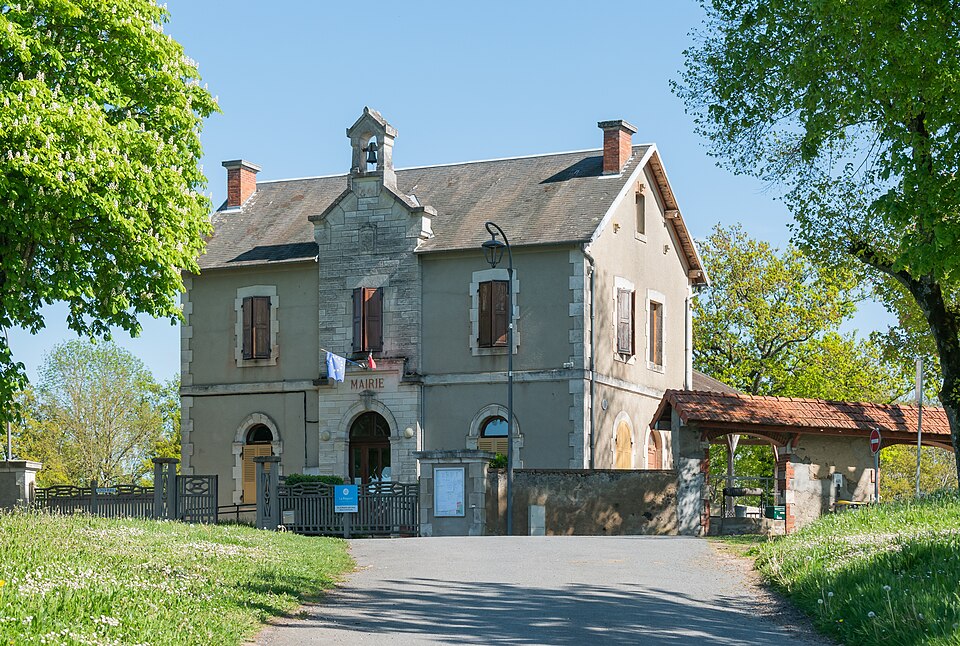 Town hall of La Petite — Marche