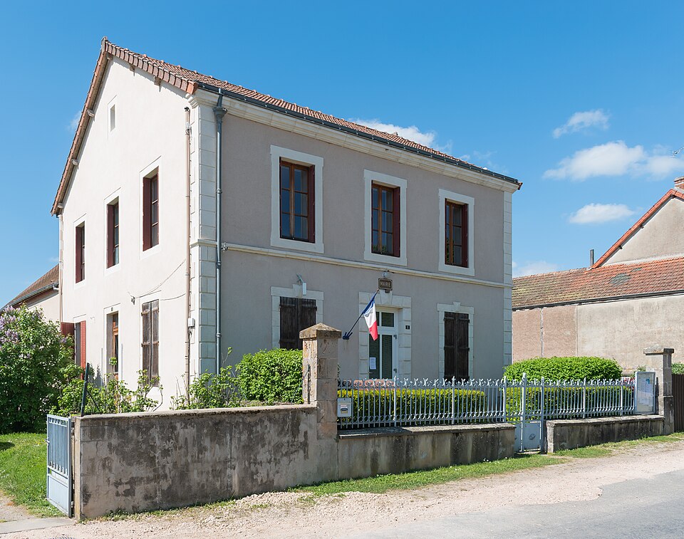 Town hall of Ronnet (1)