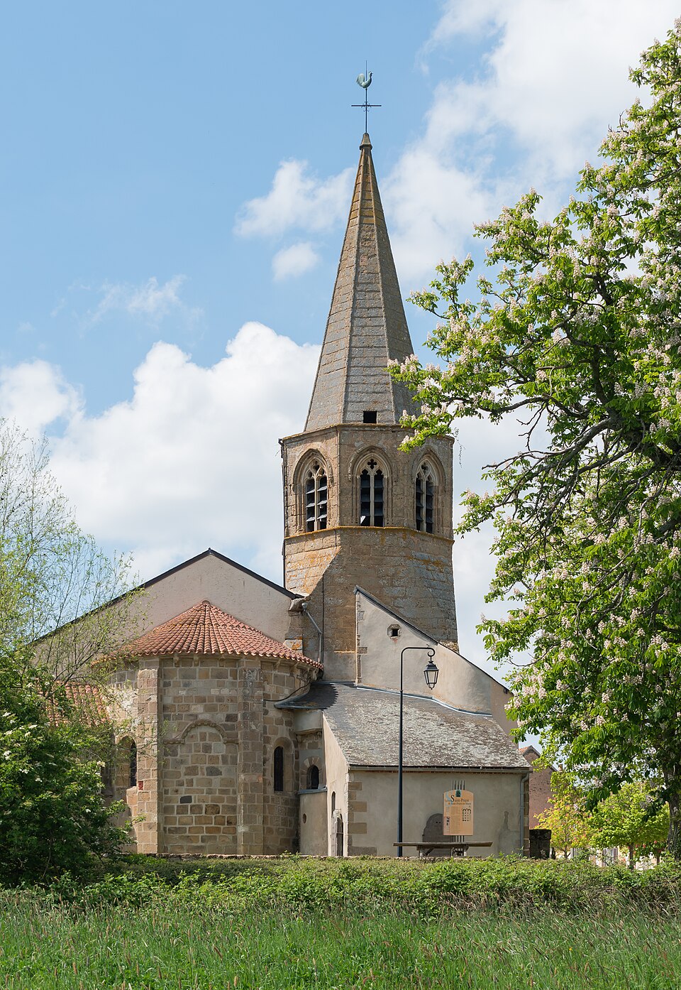 St Praejectus church in St — Priest — en — Murat (4)