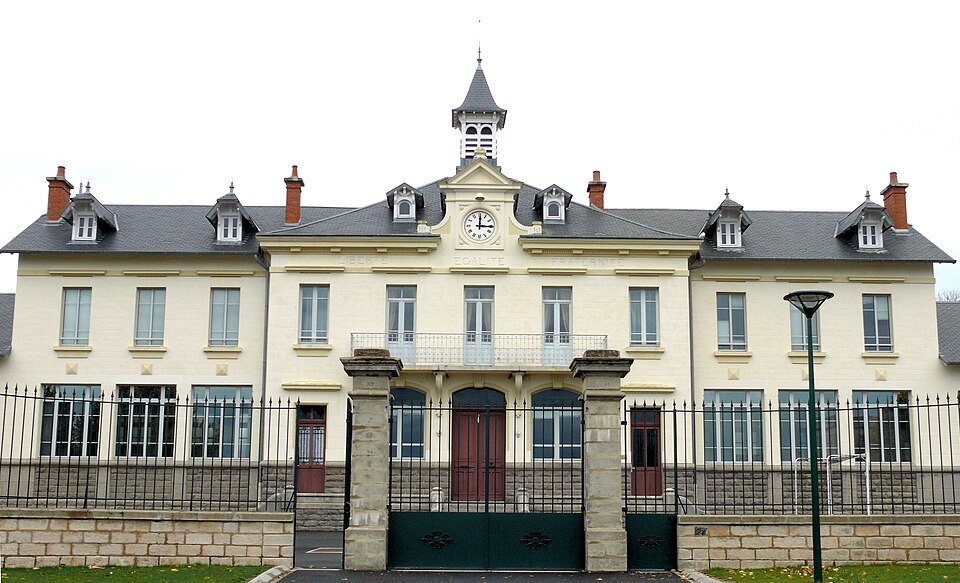 Tronget — Mairie — 587