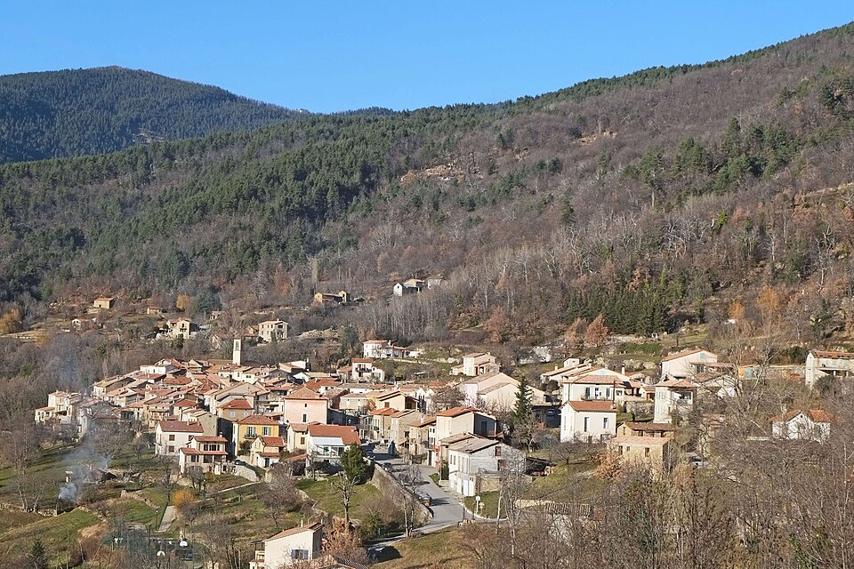 Vue du village de Braux en arrivant par la route (décembre 2018)