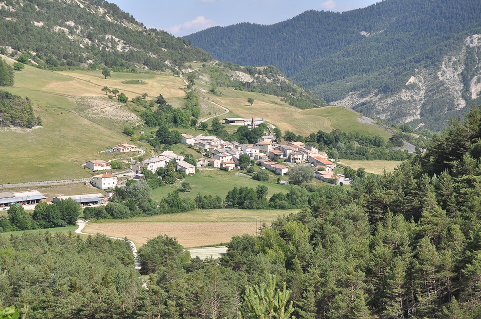 Lambruisse, le village