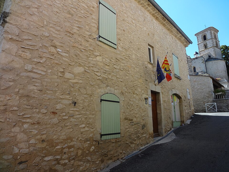 Mallefougasse — Augès, façade rue mairie