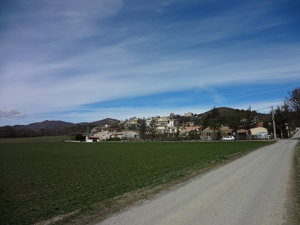 Mallemoisson — 03 — 2013 04 — Vieux village