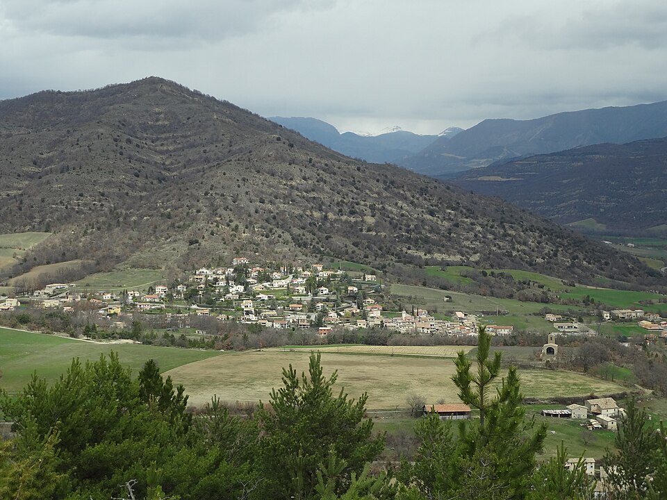 Vue de Mirabeau (Alpes — de — Haute — Provence) — 3