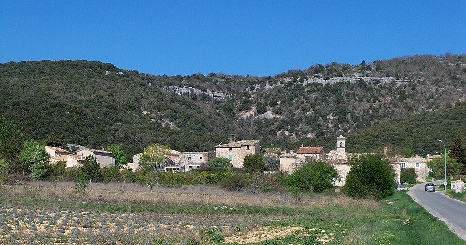 Montsalier — vue sur le village