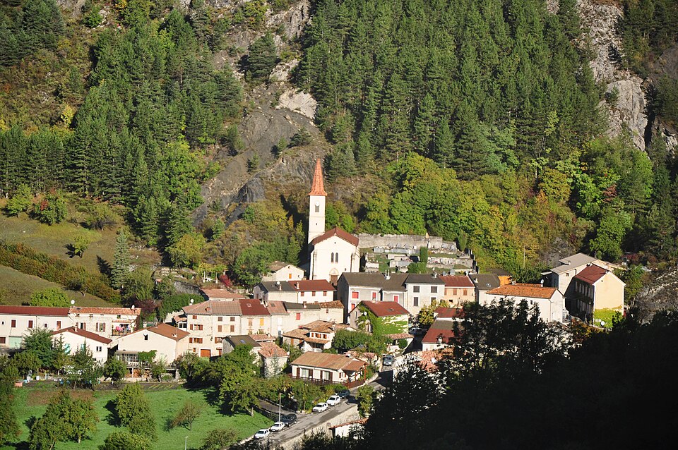Prads — Haute — Bléone, le village