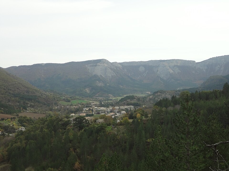 Valbelle (04) vallée, village et cirque