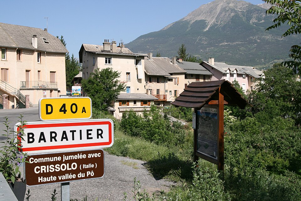 Entrée principale du village