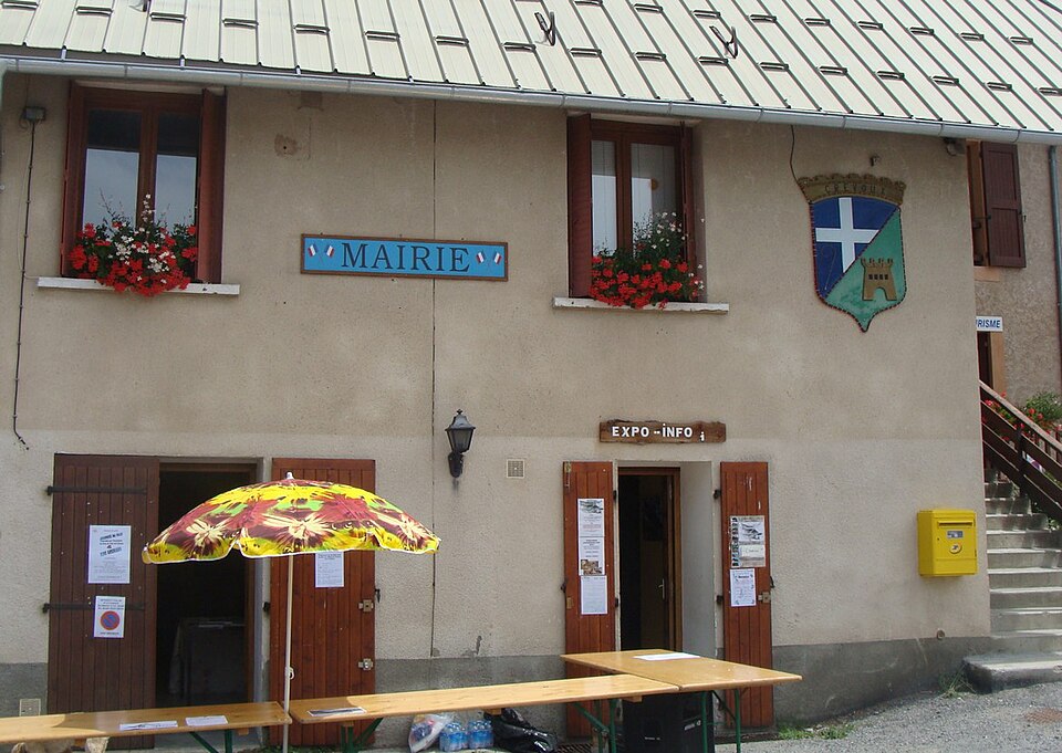 Crévoux — mairie — 72