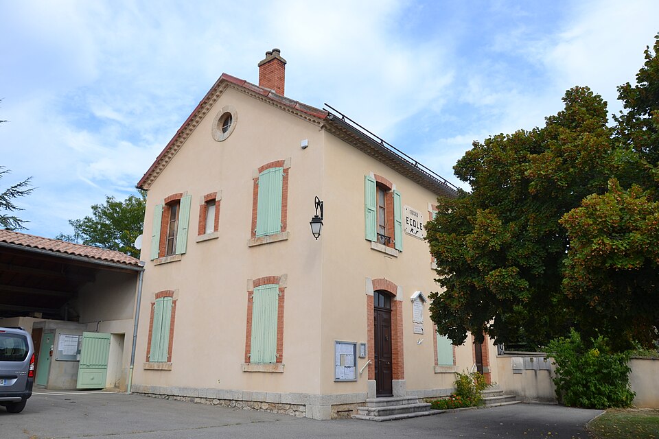 Méreuil — Mairie & école
