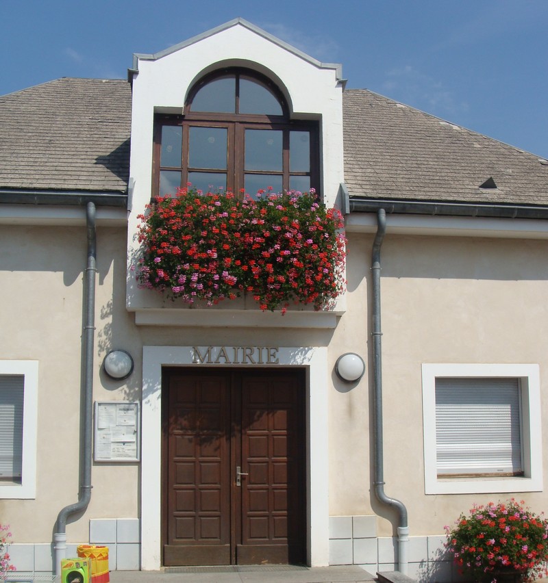 Neffes — mairie — 07