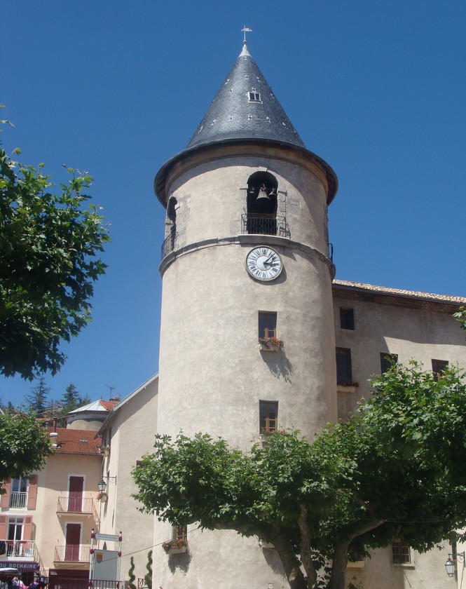 Veynes — hôtel — de — ville06