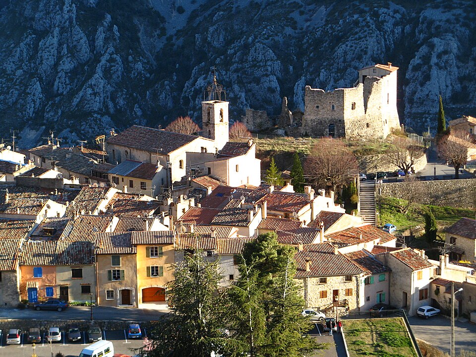 Greolieres village