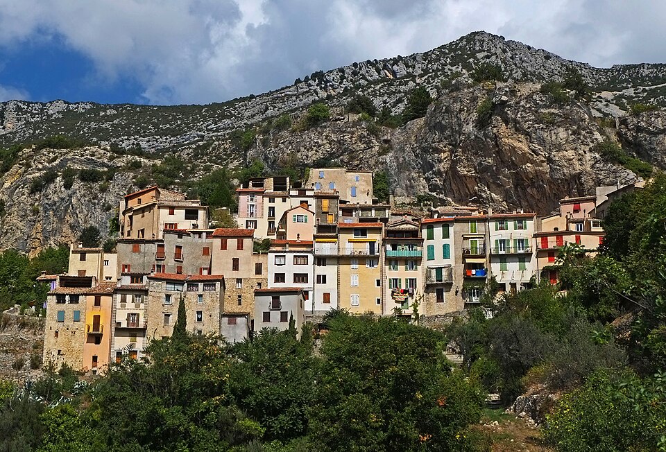 Vue du village de Sigale depuis la rue Autre Coste