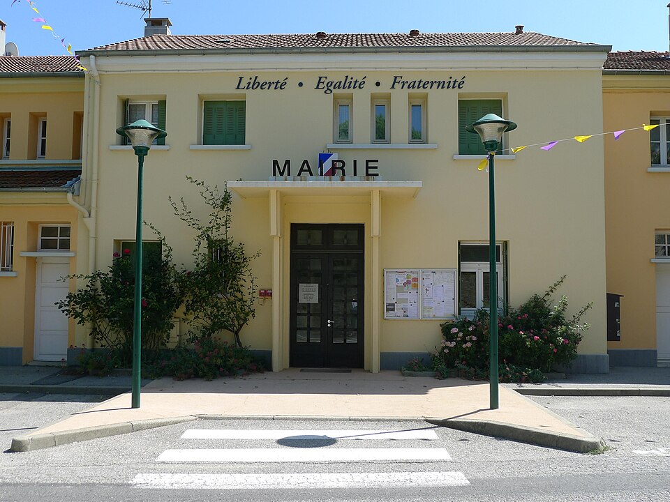 Mairie Alboussière 2011 — 08 — 23 — 002
