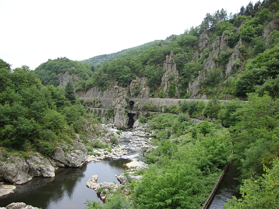 Beauvène (Ardèche, Fr) L'Eyrieux
