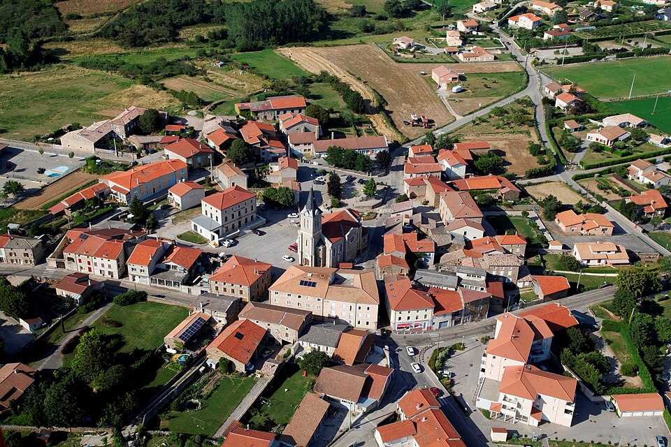 Félines (Ardèche) vue aérienne centre village