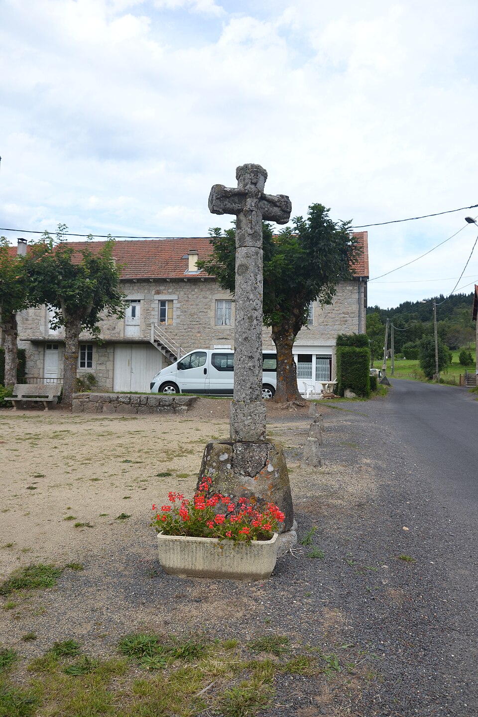 Issarlès — Croix