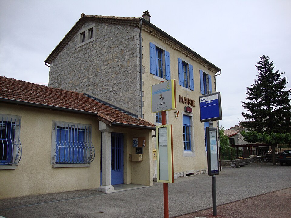 Pradons (Ardèche, Fr) mairie