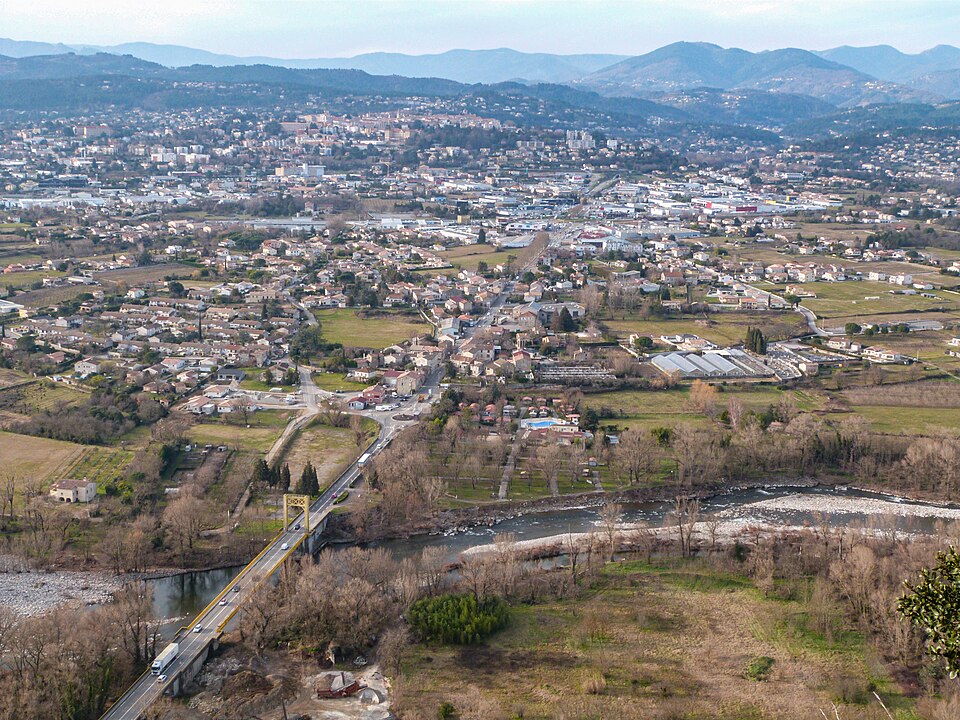 Saint — Didier — sous — Aubenas Ardèche depuis falaises