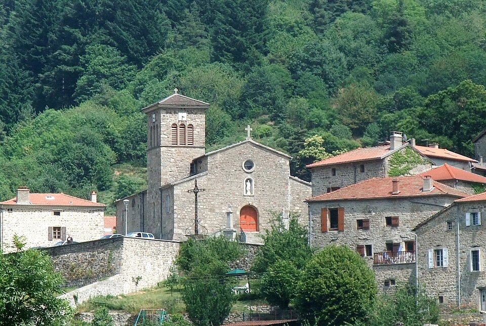 Saint — Julien — Vocance église et maisons