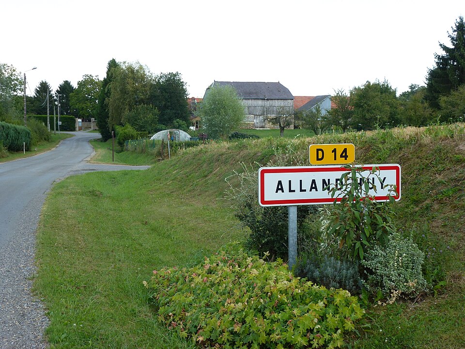 Alland'Huy — et — Sausseuil (Ardennes) city limit sign Alland'Huy