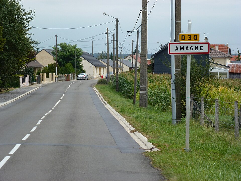 Amagne (Ardennes) city limit sign