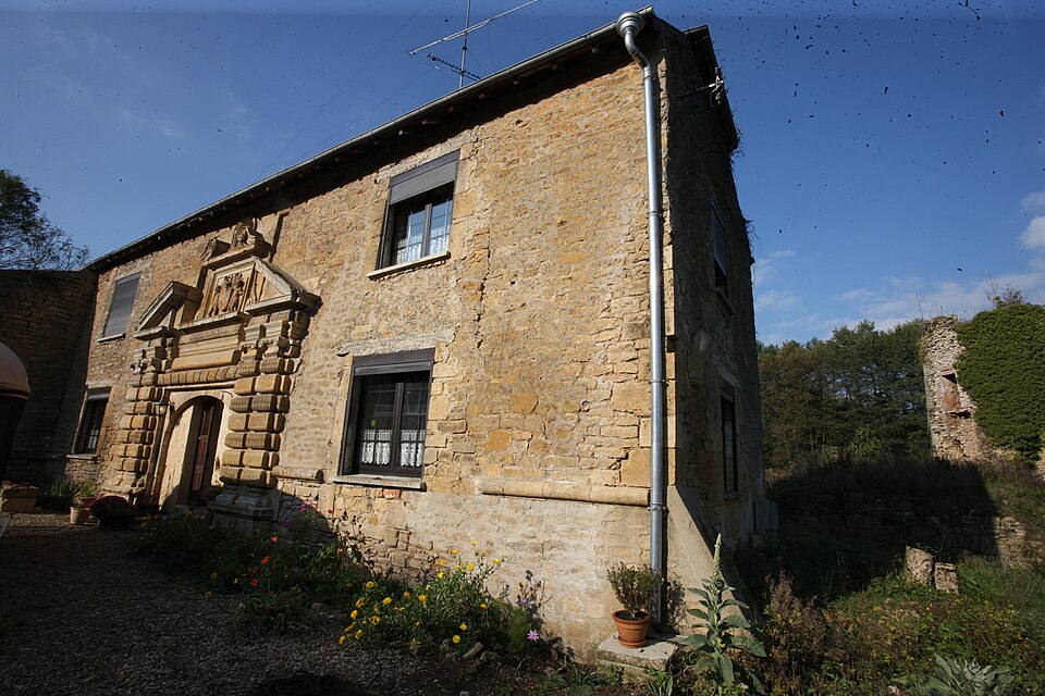 Auflance — Vestiges du Château — Photo Francis Neuvens lesardennesvuesdusol.fotoloft.fr (2)