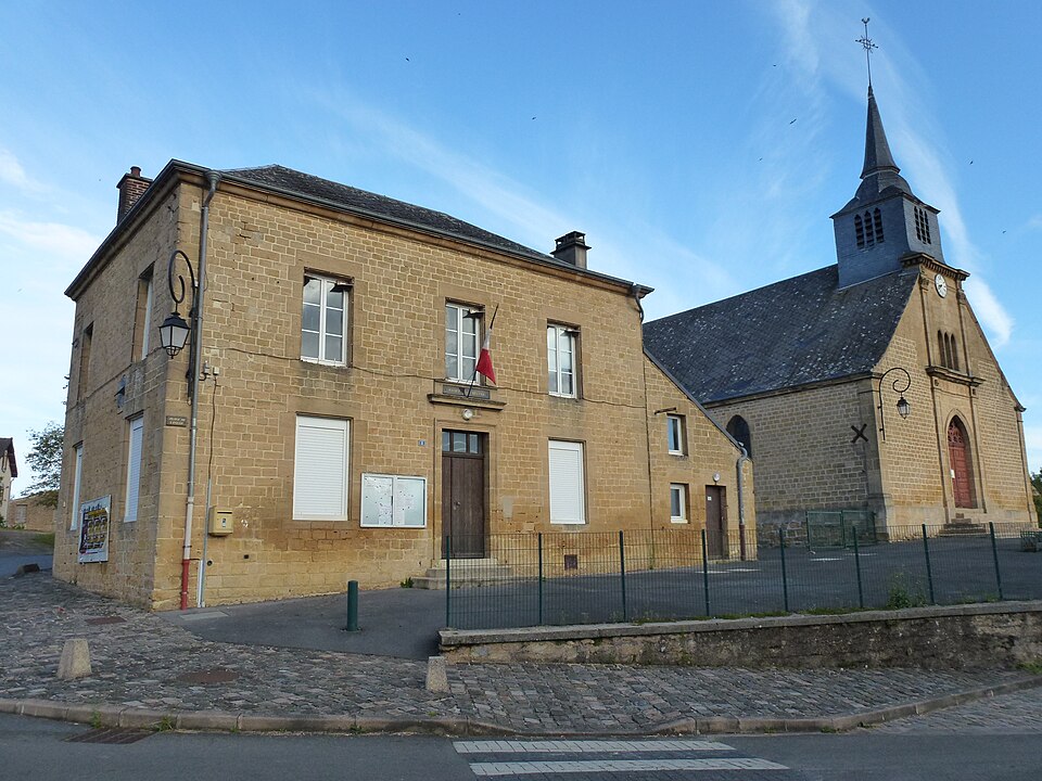 Belval (Ardennes) mairie et église