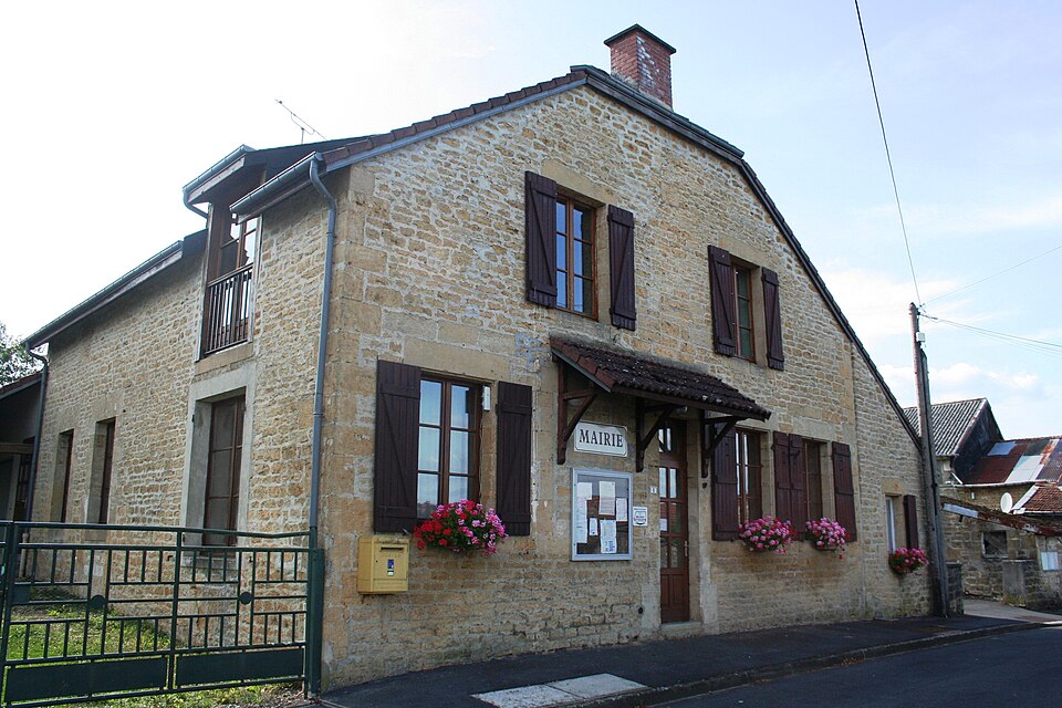 La Besace (08 Ardennes) — la Mairie — Photo Francis Neuvens lesardennesvuesdusol.fotoloft.fr