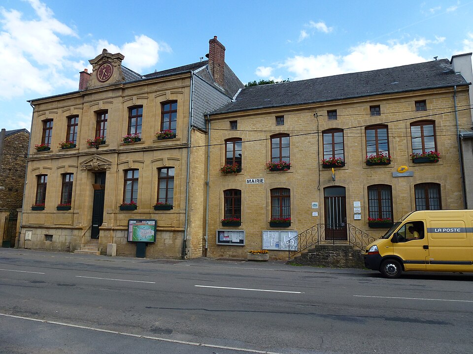 Boulzicourt (Ardennes) Mairie et Poste