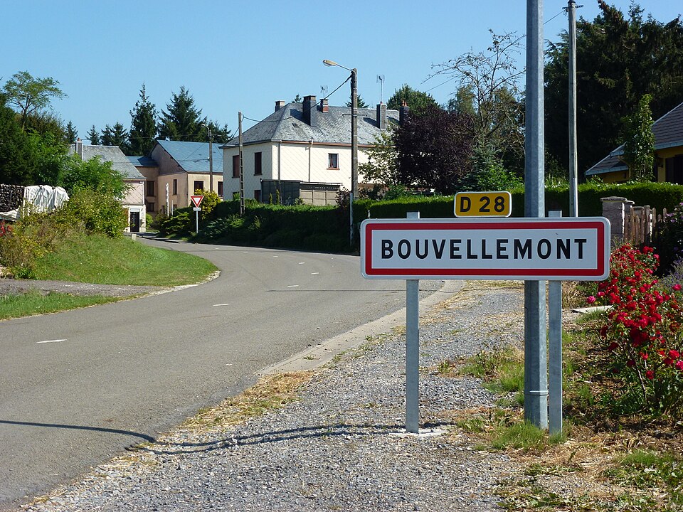 Bouvellemont (Ardennes) city limit sign
