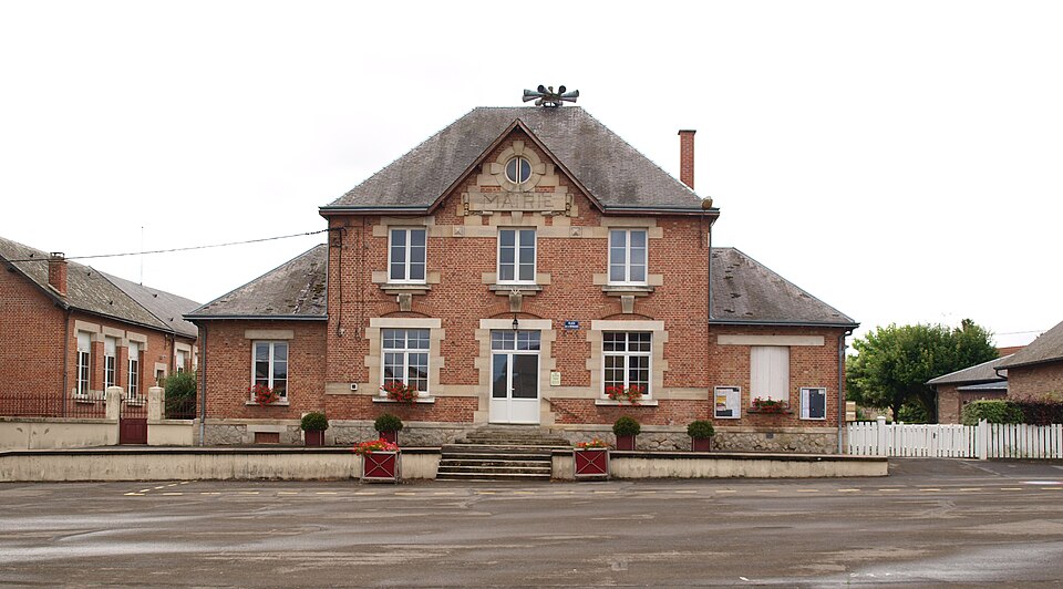 Challerange — FR — 08 — mairie — 03