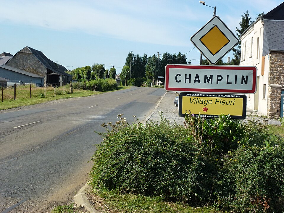 Champlin (Ardennes) city limit sign