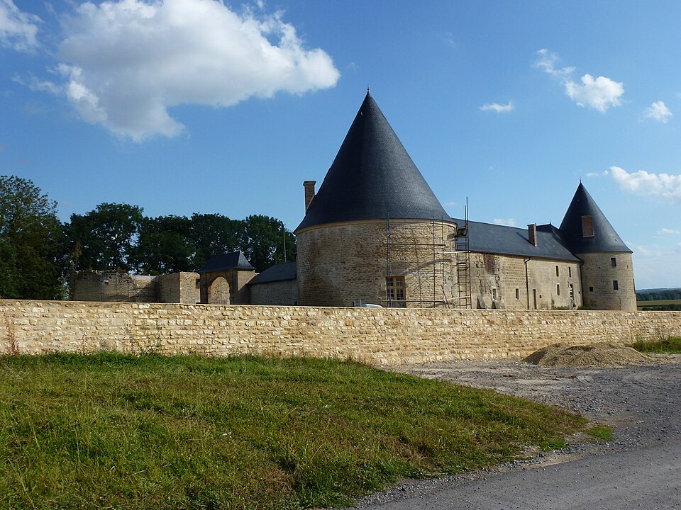 Charbogne (Ardennes) ferme fortifiée 2012