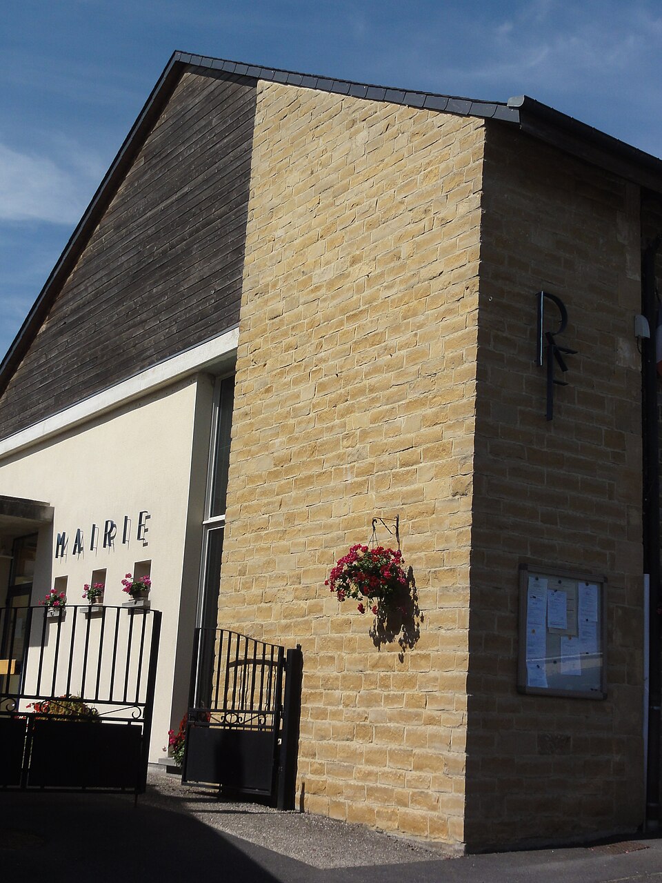 Le Châtelet — sur — Sormonne (Ardennes) nouvelle mairie