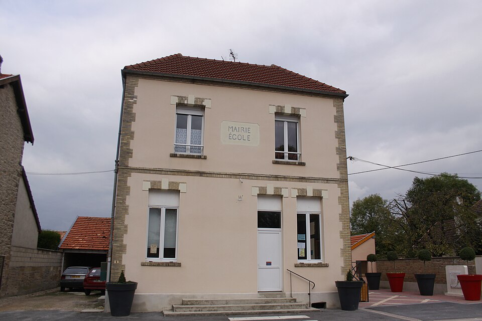 L'Écaille — la Mairie — Photo Francis Neuvens lesardennesvuesdusol.fotoloft.fr