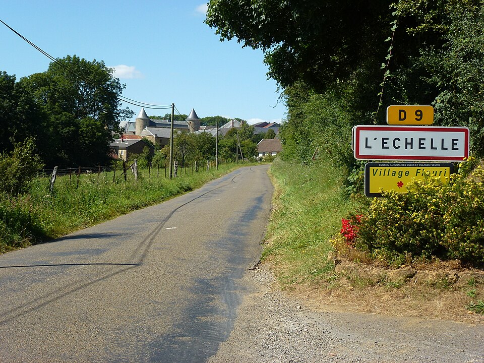 L'Échelle (Ardennes) city limit sign