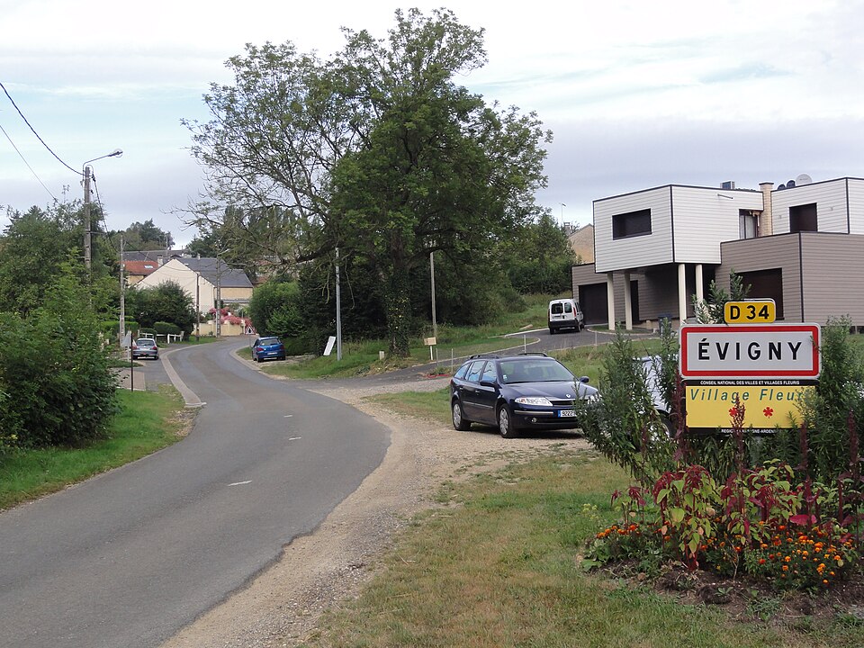 Évigny (Ardennes) city limit sign