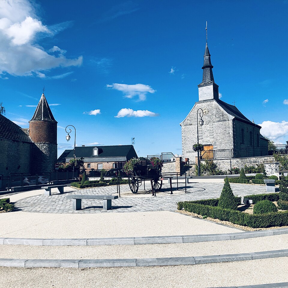 Place de l'église, Foisches