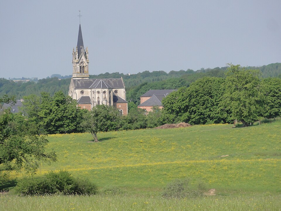 Le Fréty (Ardennes) vue sur l'église
