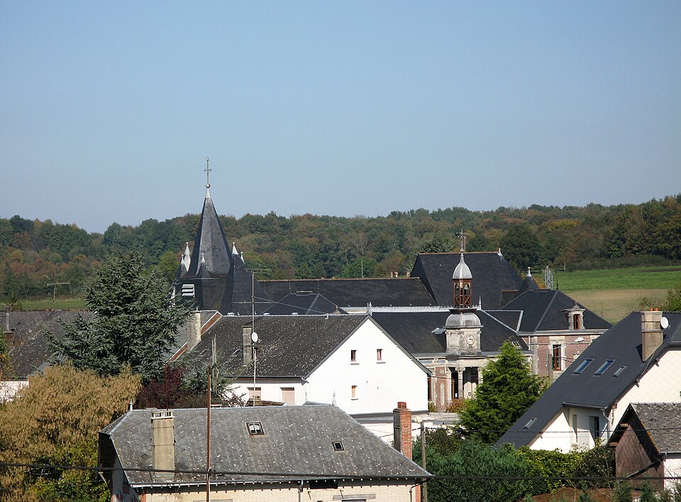 Liart (toits de l'église et de la mairie) 1253
