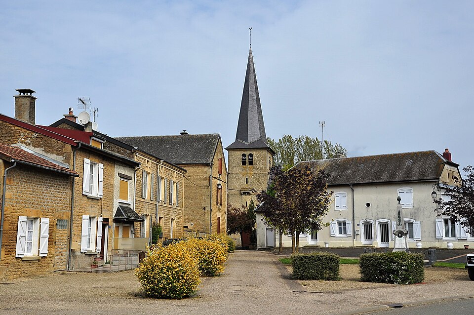 France, Ardennes, Margut (2), Place du Monument