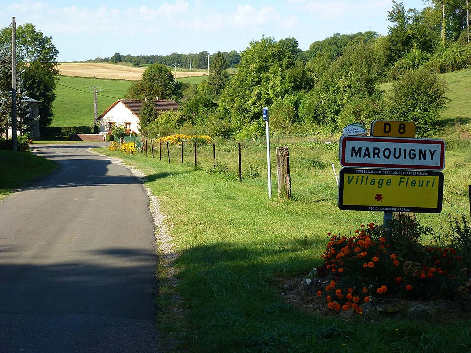 Marquigny (Ardennes) city limit sign