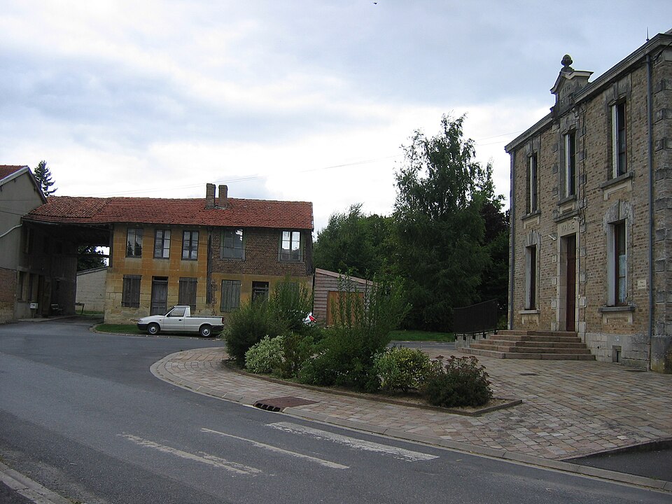 Place Mars — sous — Bourcq Ardennes France